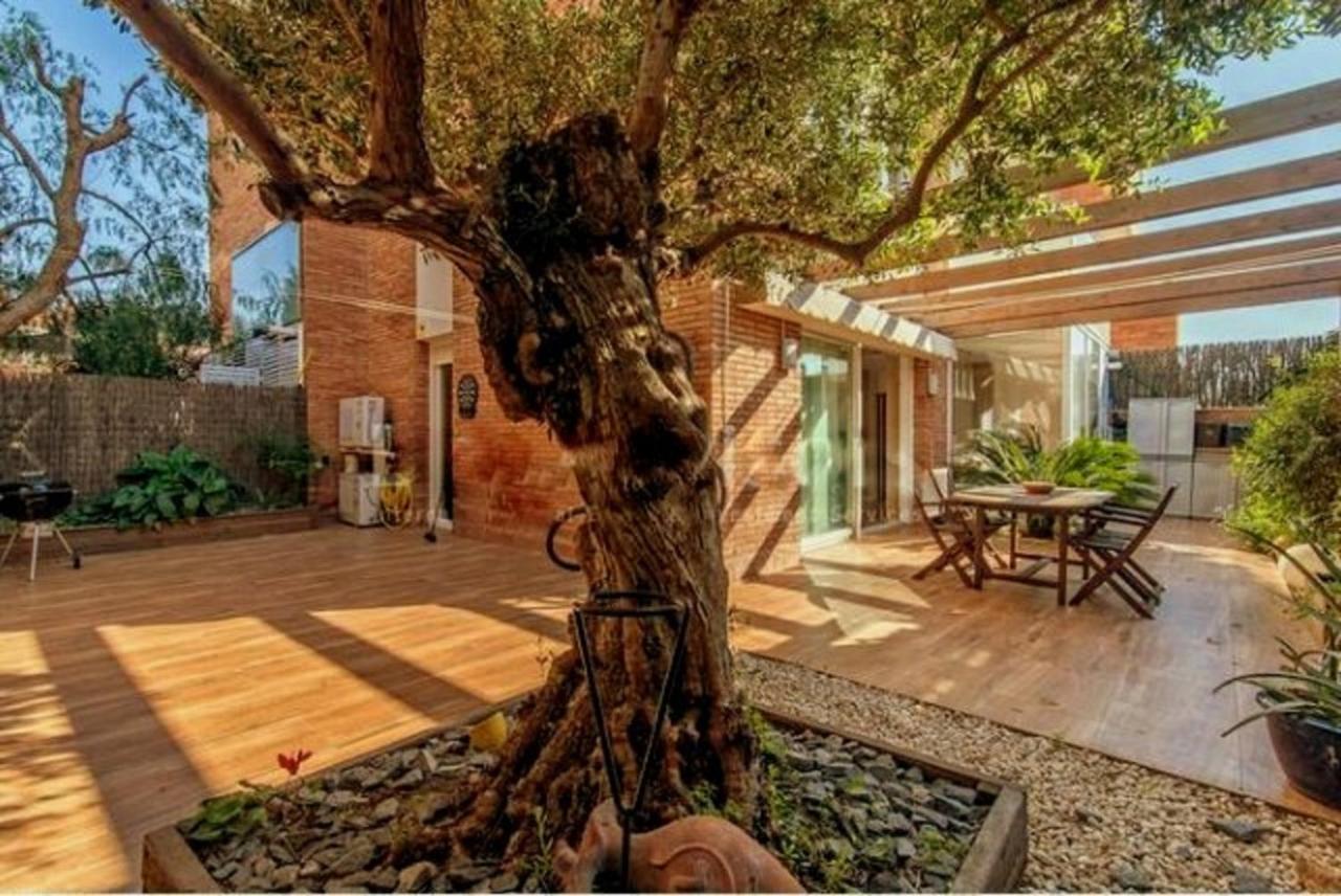 Bonito Duplex Con Piscina En Barcelona&Playa Apartment Tiana Exterior photo